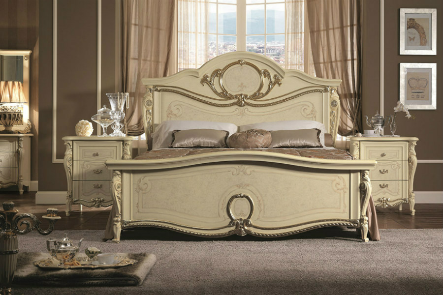 The timeless elegance of gold leaf furniture 7