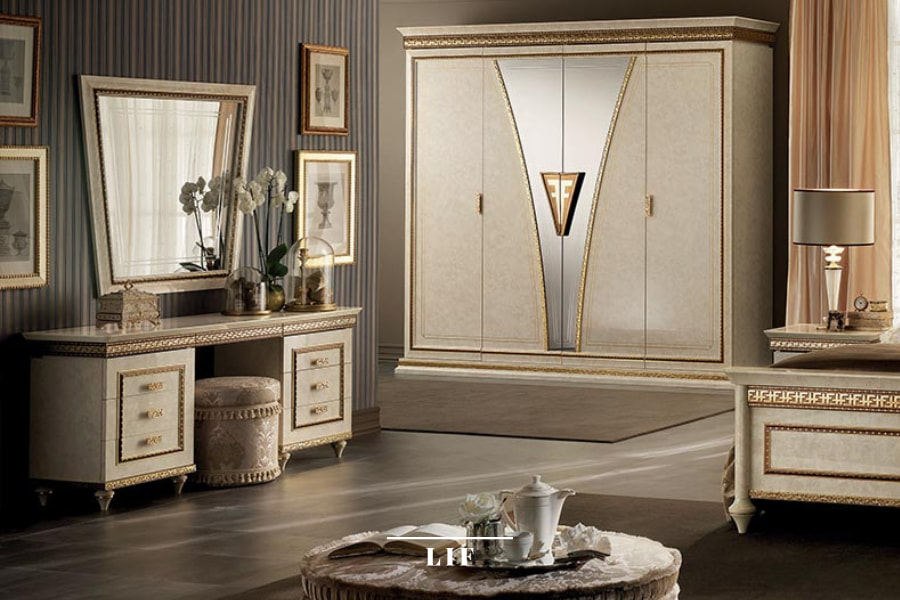 Elegant bedroom sets: Fantasia collection