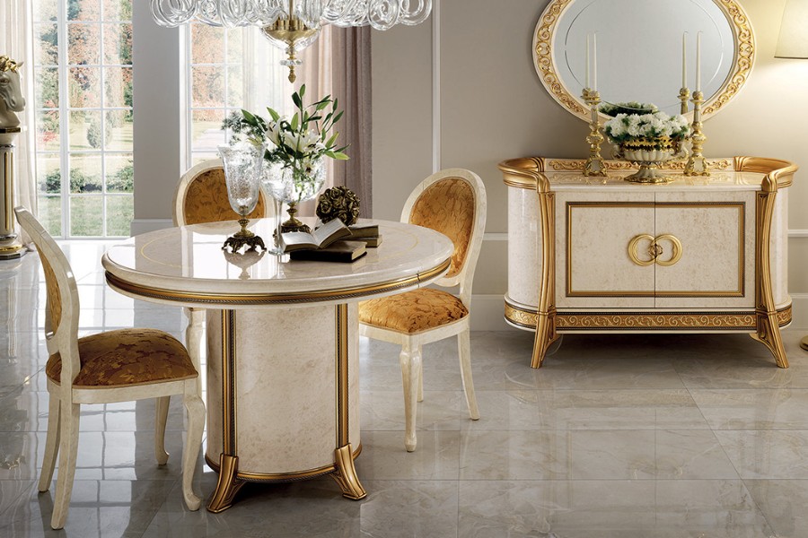 Lightness and elegance of a Renaissance style living room: the Donatello Collection 2